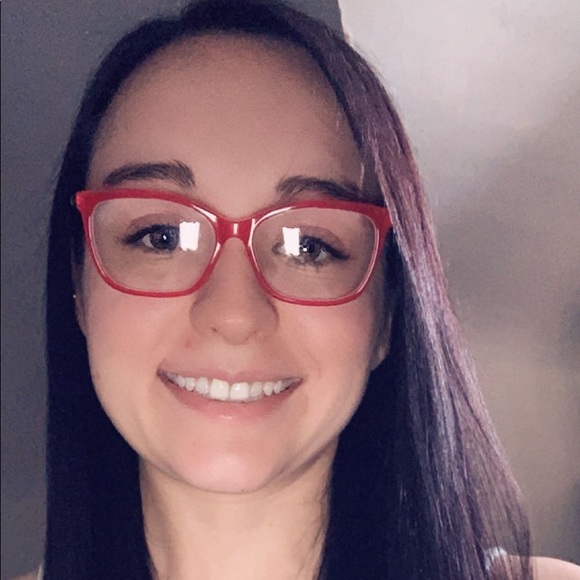 Meet your Posher, Aleece - Picture 1 of 1